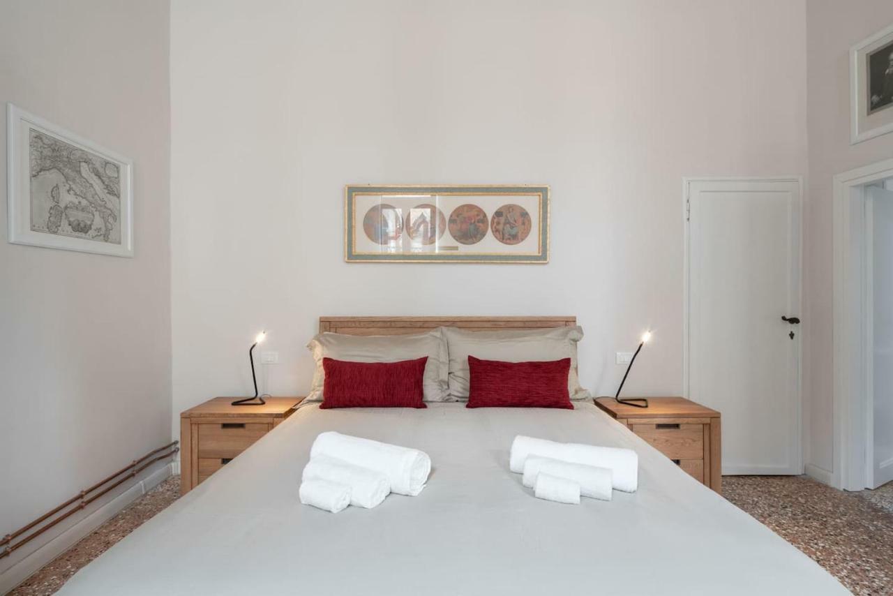 Apartment Ponte Raspi Canal View Венеция Экстерьер фото