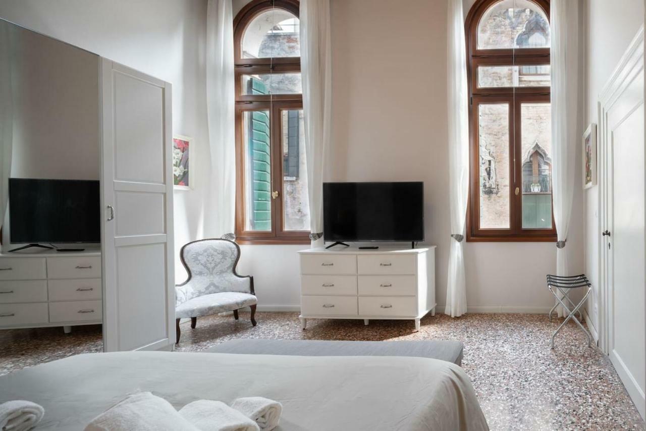 Apartment Ponte Raspi Canal View Венеция Экстерьер фото